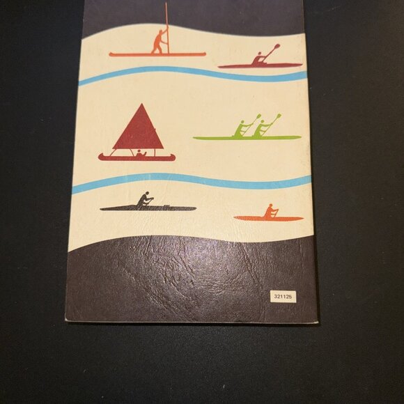 Vintage AMERICAN RED CROSS CANOEING Book 1977 FIRST Printing WATER Safety Rescue - Picture 3 of 3